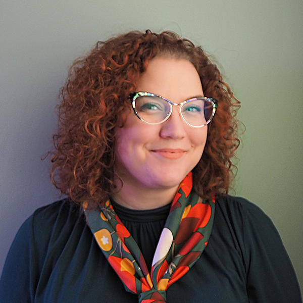 Ania - profesjonalny lektor języka angielskiego, dla której skuteczna nauka języków online to priorytet.